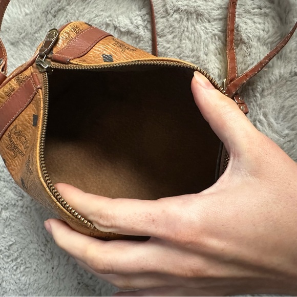 Sold 🎉 MCM Crossbody - Picture 4 of 6